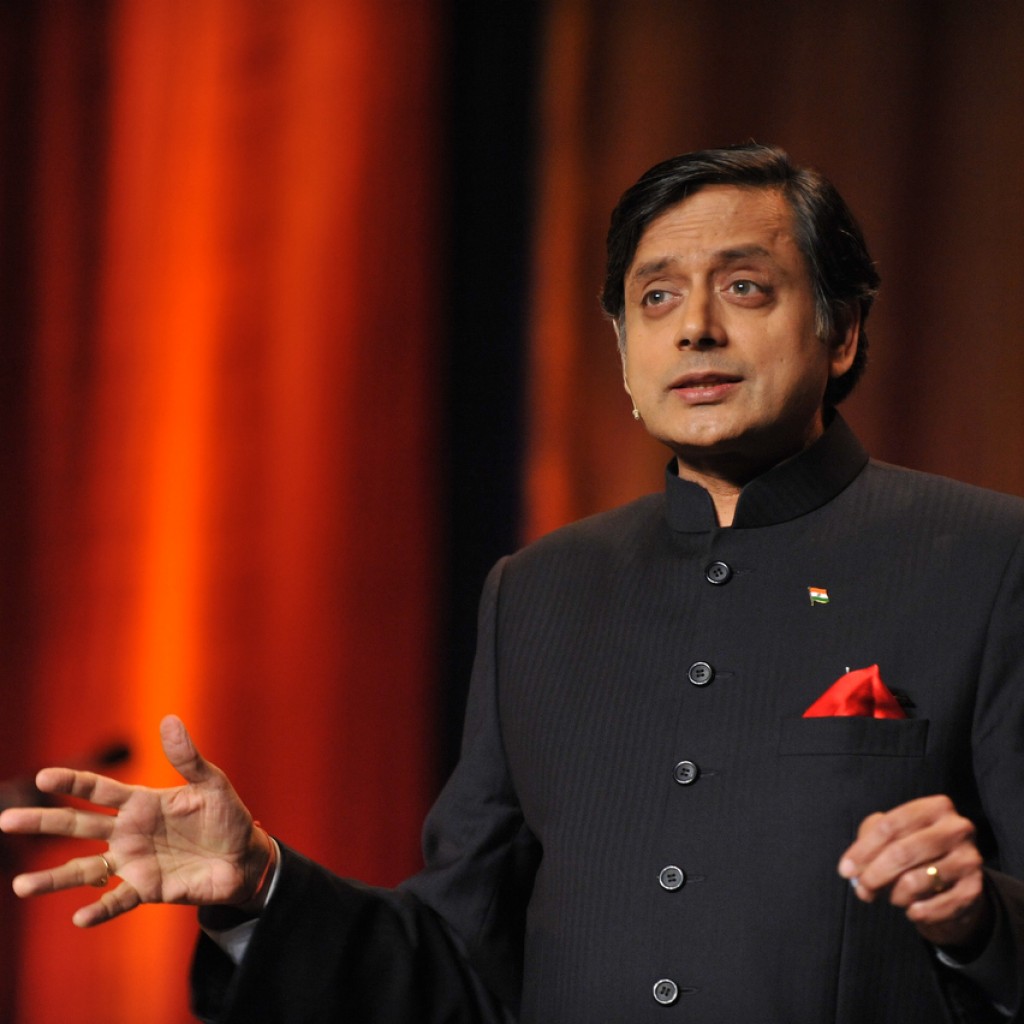 2009年11月7日，印度迈索尔，大宝法王出席TEDIndia第9场“有你，无你”。资料来源:TED / James Duncan Davidson